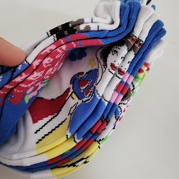 NWT Disney Princess Snow White Pair 5 No Show Socks - Picture 7 of 11